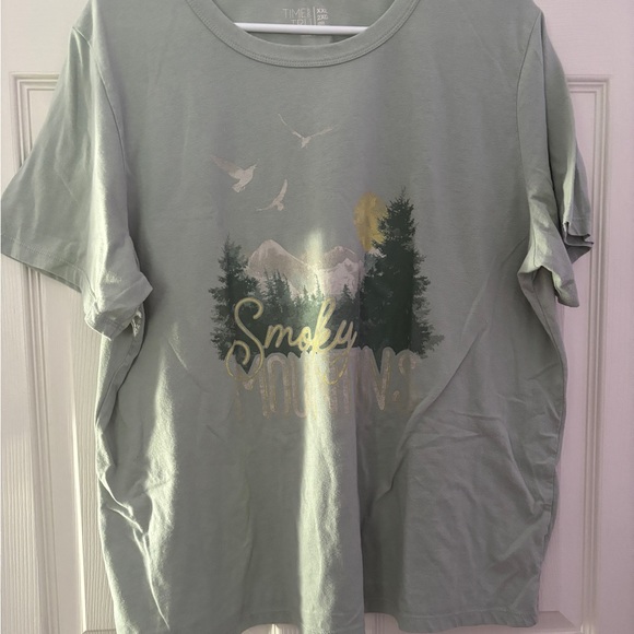 Time and Tru Women's Graphic T-Shirt - Picture 3 of 4